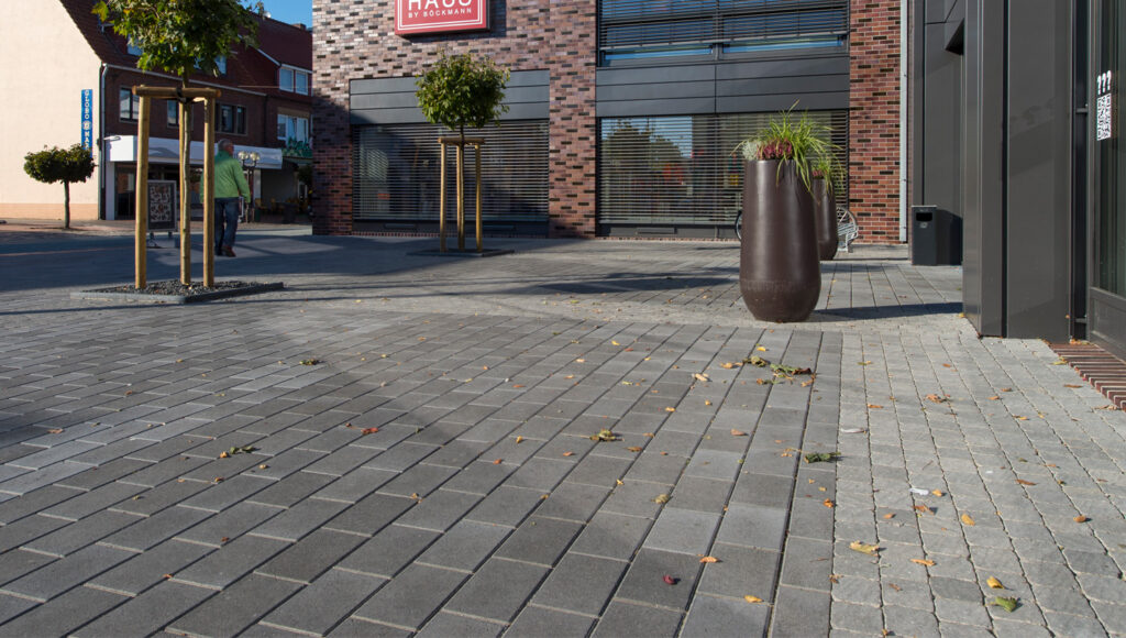 Pflastersteine in einer Einfahrt