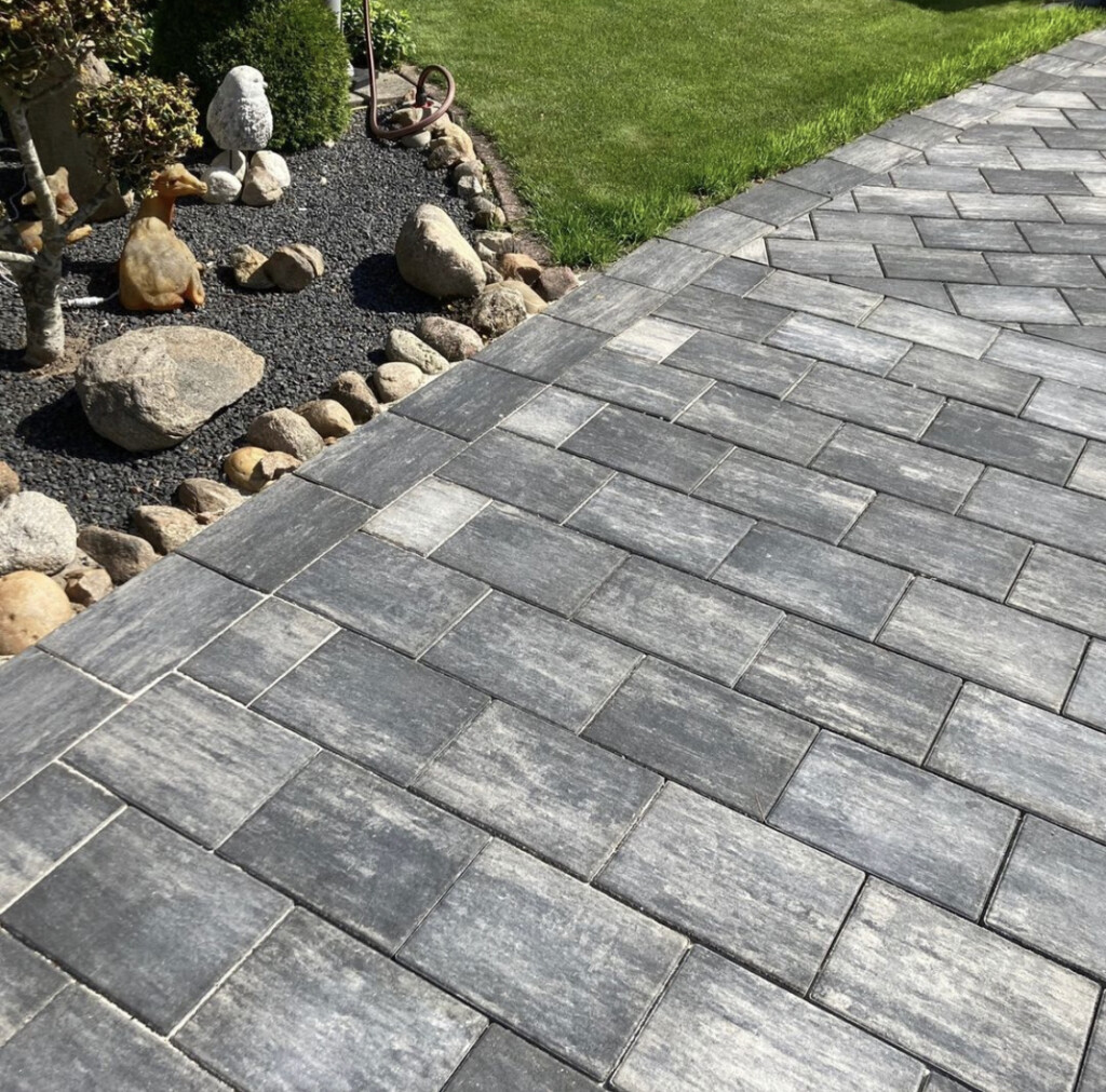 Menü Lineara Pflastersteine