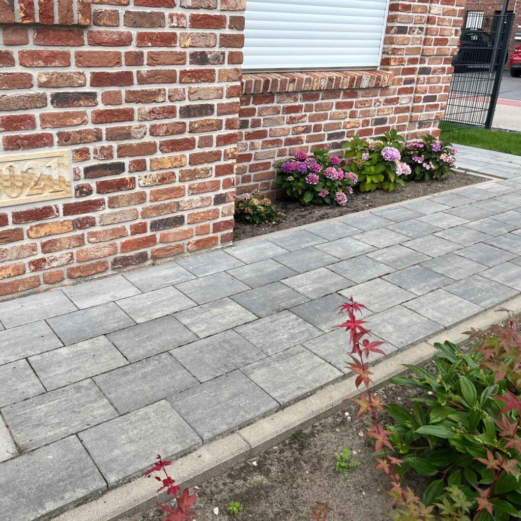 Pflastersteine Gerlo Select vor Haus