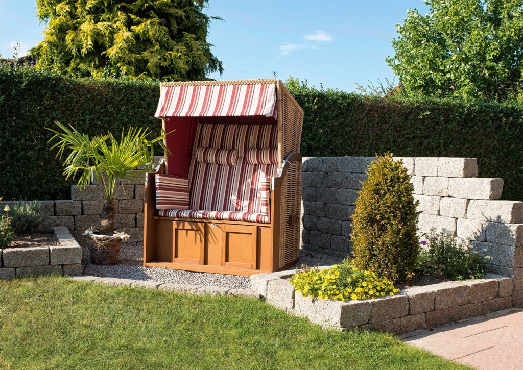 Mauersteine Uno Stone Granit Grau mit Strandkorb